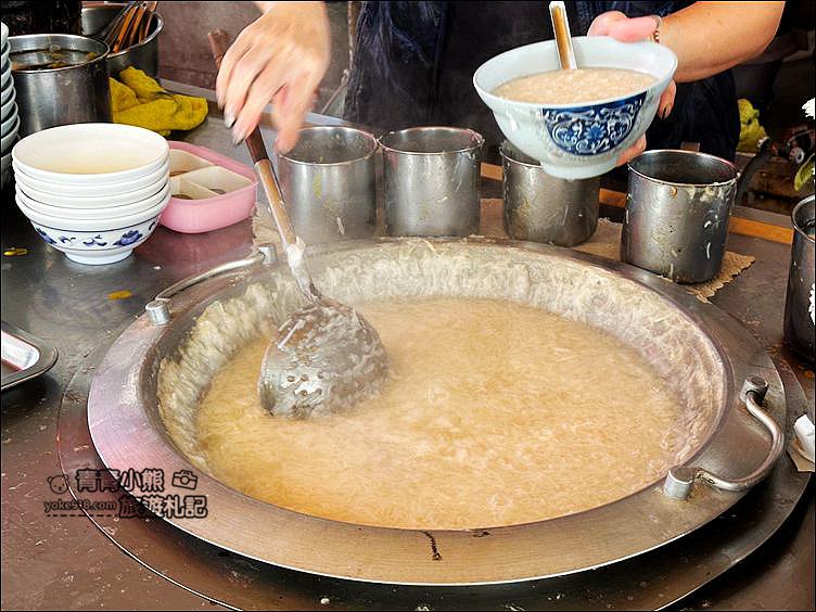 雲林北港特色早餐》人氣小吃老等油飯麵線糊，巷仔內的南部古早味 @青青小熊＊旅遊札記
