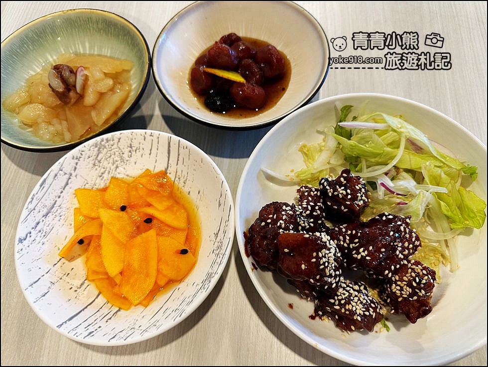 宜蘭頭城美食》屋台拉麵~可以擼貓的拉麵店，小菜多樣、拉麵也好吃 @青青小熊＊旅遊札記