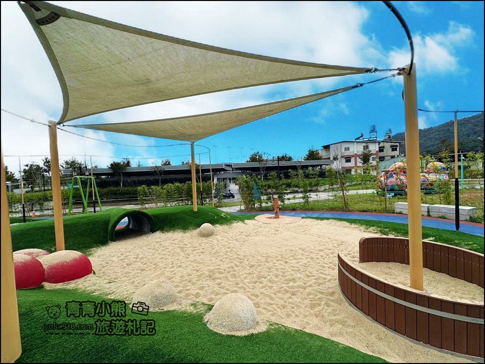 南投新景點》埔里福興溫泉區親子公園~小孩免費玩，大人可以暖暖泡泡腳 @青青小熊＊旅遊札記
