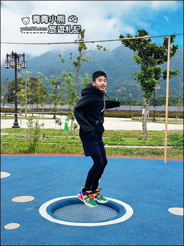 南投新景點》埔里福興溫泉區親子公園~小孩免費玩，大人可以暖暖泡泡腳 @青青小熊＊旅遊札記