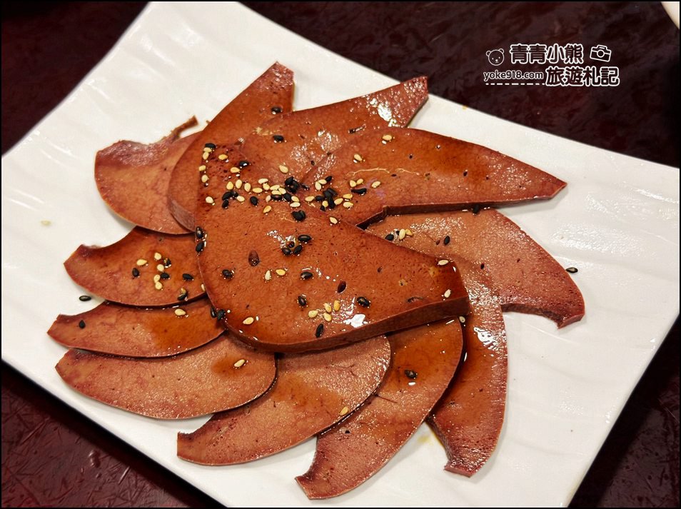 宜蘭美食》人氣強強滾的番割田甕缸雞~烤雞好香，涼菜熱炒也不錯 @青青小熊＊旅遊札記