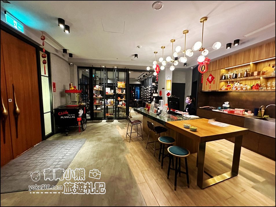 花蓮市區住宿推薦》超chill的花蓮悅樂旅店，宵夜泡麵免費吃~下午還有小餅乾爆米花飲料通通任你吃 @青青小熊＊旅遊札記
