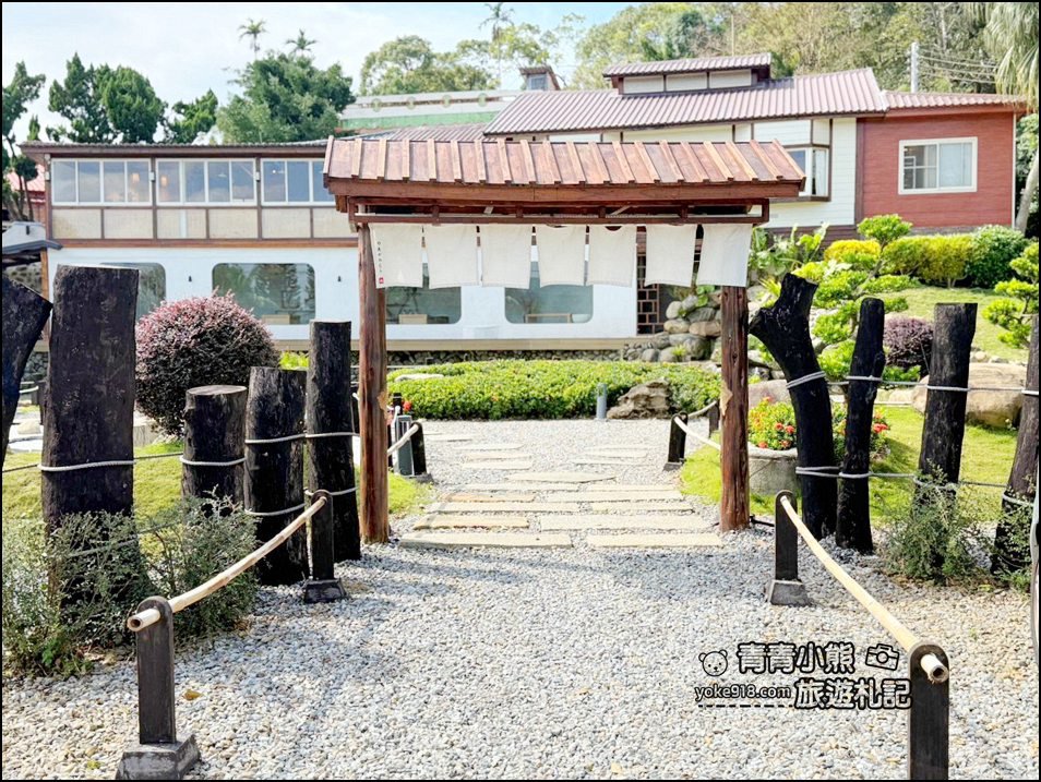 苗栗景點》山上村Hill cafe~隱身山林中的日式建築，山中秘境濃濃和風 @青青小熊＊旅遊札記