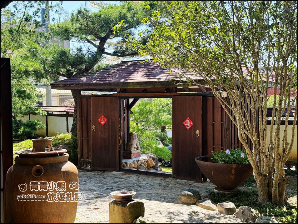 苗栗卓蘭景點》C3咖啡~庭園造景、各種盆栽,還有日式塌塌米的座位區充滿悠閒自在的空間 @青青小熊*旅遊札記 苗栗卓蘭景點》C3咖啡~庭園造景、各種盆栽,還有日式塌塌米的座位區充滿悠閒自在的空間 @青青小熊*旅遊札記