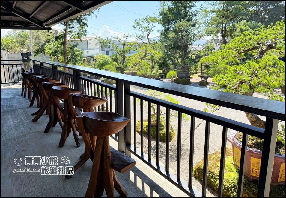 苗栗卓蘭景點》C3咖啡~庭園造景、各種盆栽，還有日式塌塌米的座位區充滿悠閒自在的空間 @青青小熊＊旅遊札記