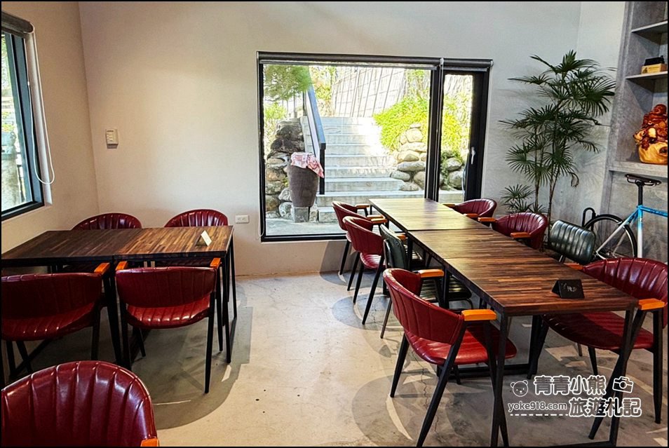 苗栗卓蘭景點》C3咖啡~庭園造景、各種盆栽,還有日式塌塌米的座位區充滿悠閒自在的空間 @青青小熊*旅遊札記 苗栗卓蘭景點》C3咖啡~庭園造景、各種盆栽,還有日式塌塌米的座位區充滿悠閒自在的空間 @青青小熊*旅遊札記