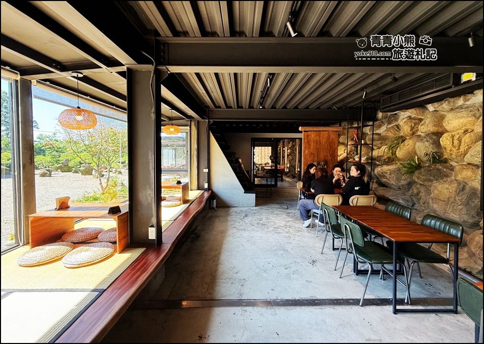 苗栗卓蘭景點》C3咖啡~庭園造景、各種盆栽,還有日式塌塌米的座位區充滿悠閒自在的空間 @青青小熊*旅遊札記 苗栗卓蘭景點》C3咖啡~庭園造景、各種盆栽,還有日式塌塌米的座位區充滿悠閒自在的空間 @青青小熊*旅遊札記