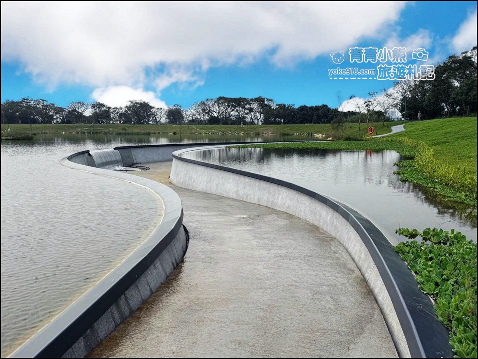 桃園新景點》華興池生態埤塘公園~.美麗的水上步道.玻璃觀景咖啡廳.好玩的兒童遊具 @青青小熊＊旅遊札記