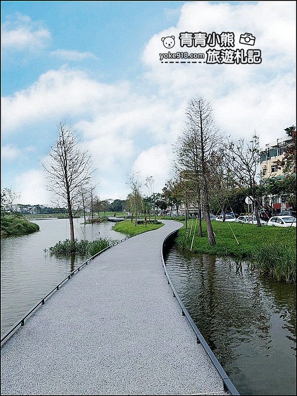 桃園新景點》華興池生態埤塘公園~.美麗的水上步道.玻璃觀景咖啡廳.好玩的兒童遊具 @青青小熊＊旅遊札記