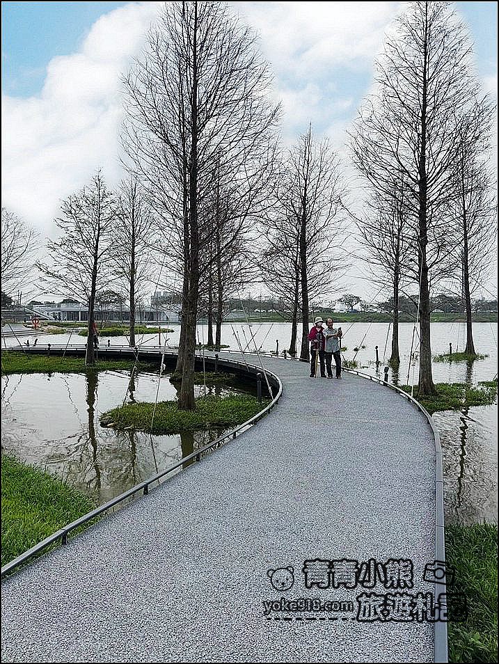 桃園新景點》華興池生態埤塘公園~.美麗的水上步道.玻璃觀景咖啡廳.好玩的兒童遊具 @青青小熊＊旅遊札記