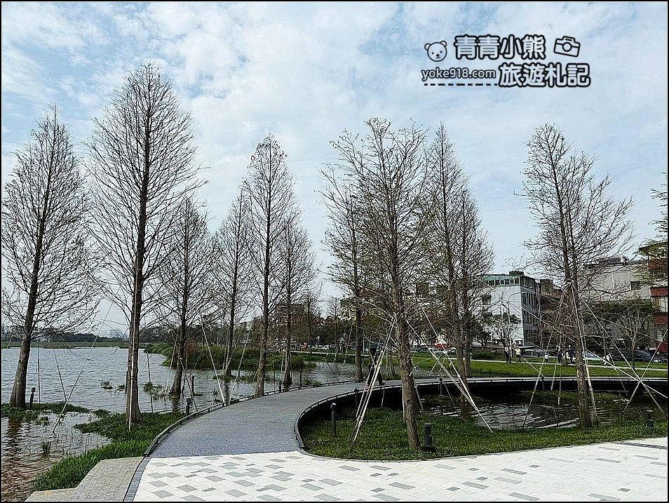 桃園新景點》華興池生態埤塘公園~.美麗的水上步道.玻璃觀景咖啡廳.好玩的兒童遊具 @青青小熊＊旅遊札記