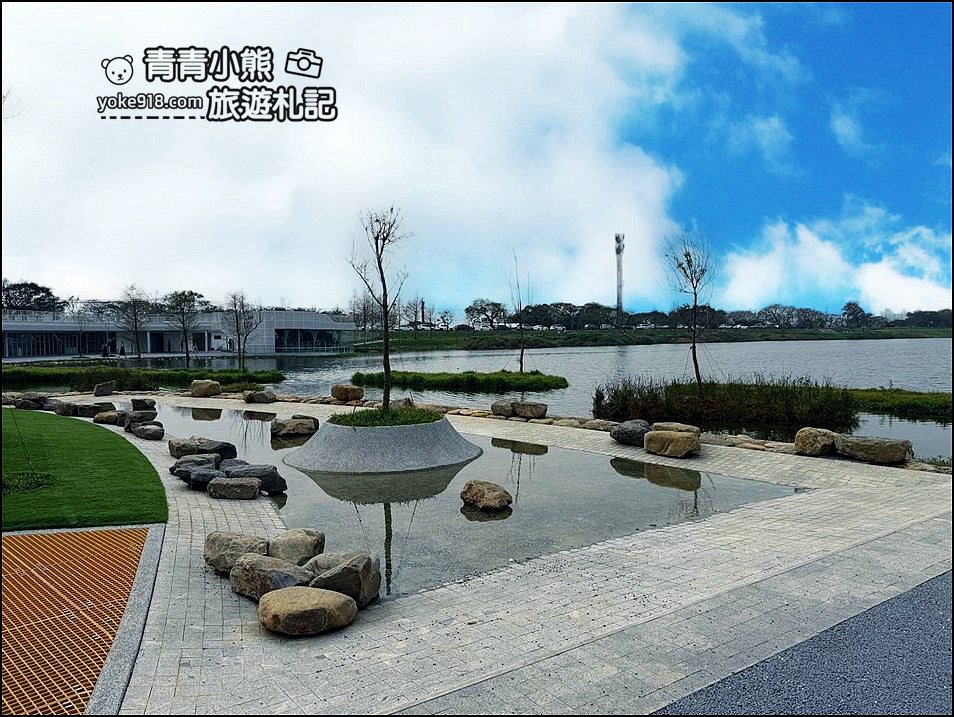 桃園新景點》華興池生態埤塘公園~.美麗的水上步道.玻璃觀景咖啡廳.好玩的兒童遊具 @青青小熊＊旅遊札記