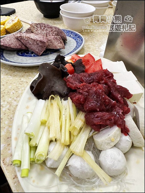 台南美食》松大沙茶豬牛肉爐小吃店~湯鮮肉美，還有好吃特色沙茶醬 @青青小熊＊旅遊札記