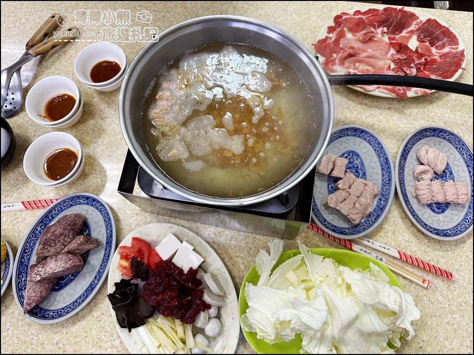 台南美食》松大沙茶豬牛肉爐小吃店~湯鮮肉美，還有好吃特色沙茶醬 @青青小熊＊旅遊札記