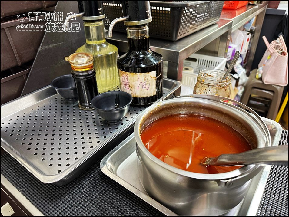 台南美食》松大沙茶豬牛肉爐小吃店~湯鮮肉美，還有好吃特色沙茶醬 @青青小熊＊旅遊札記