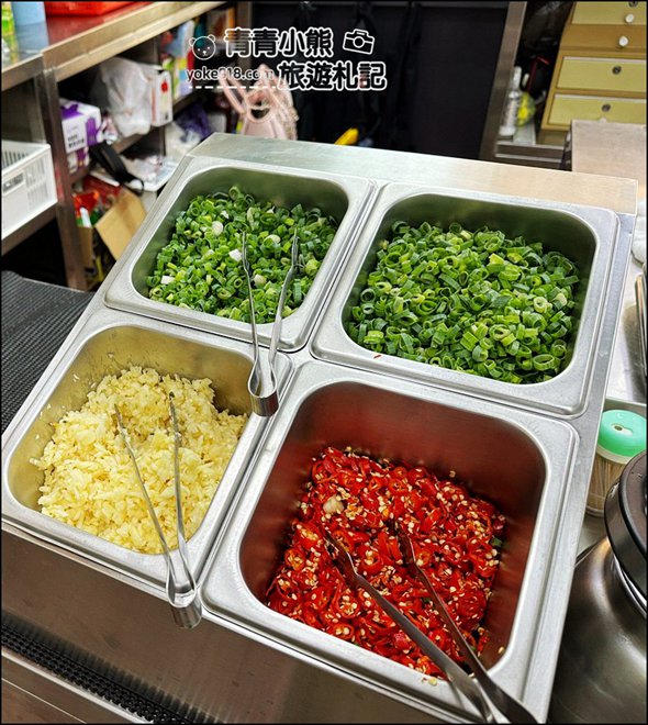 台南美食》松大沙茶豬牛肉爐小吃店~湯鮮肉美，還有好吃特色沙茶醬 @青青小熊＊旅遊札記