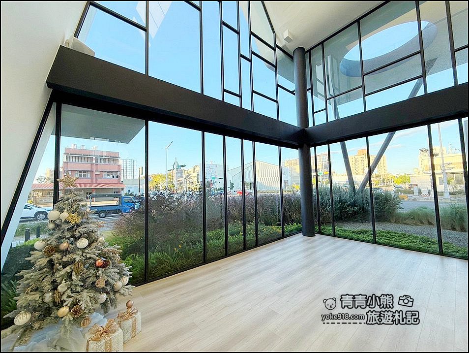 台中景點》Ten Thousand Coffee純白建築,設計感十足內外都好拍(已結束營業) @青青小熊*旅遊札記 台中景點》Ten Thousand Coffee純白建築,設計感十足內外都好拍(已結束營業) @青青小熊*旅遊札記