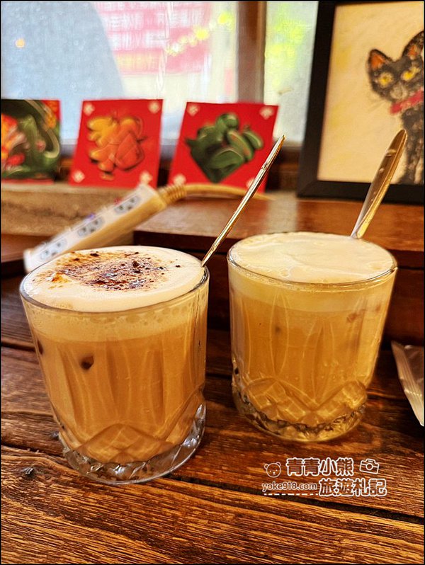 嘉義景點》隱身巷弄可以擼貓的 IN COFFEE，這裡的咩星人也太可愛 @青青小熊＊旅遊札記