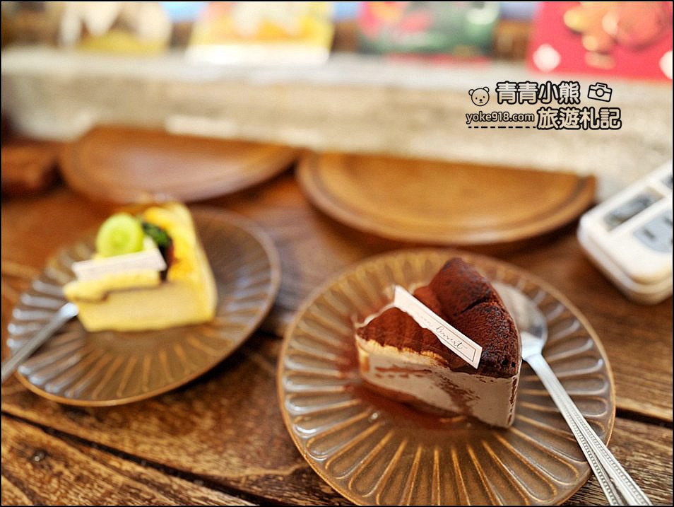 嘉義景點》隱身巷弄可以擼貓的 IN COFFEE，這裡的咩星人也太可愛 @青青小熊＊旅遊札記