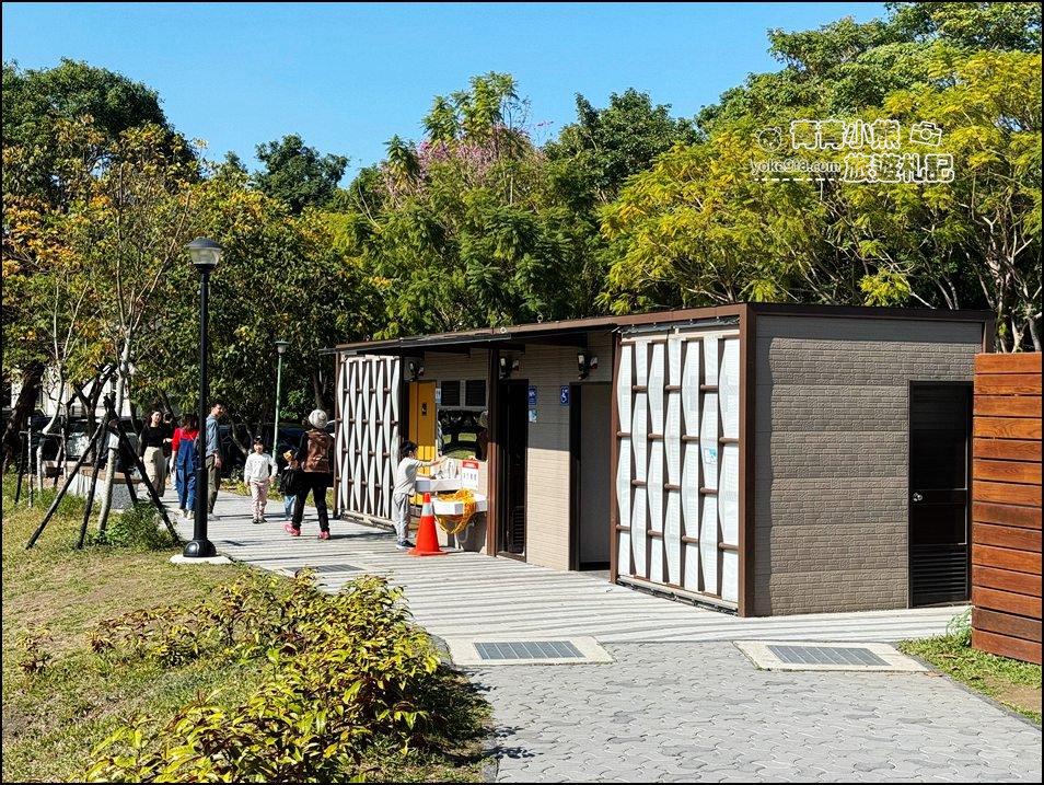 南投景點》草屯酷比親子公園~三層樓貨櫃溜滑梯,木星旋轉木馬,10幾種設施太好玩 @青青小熊*旅遊札記 南投景點》草屯酷比親子公園~三層樓貨櫃溜滑梯,木星旋轉木馬,10幾種設施太好玩 @青青小熊*旅遊札記