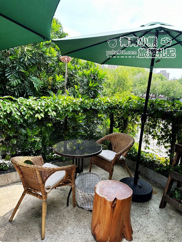 台中景點》天臺上的樹屋咖啡~告訴阿布,綠意包圍,輕鬆自在 @青青小熊*旅遊札記 台中景點》天臺上的樹屋咖啡~告訴阿布,綠意包圍,輕鬆自在 @青青小熊*旅遊札記