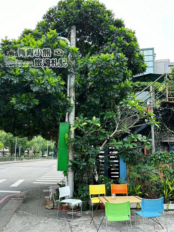 台中景點》天臺上的樹屋咖啡~告訴阿布,綠意包圍,輕鬆自在 @青青小熊*旅遊札記 台中景點》天臺上的樹屋咖啡~告訴阿布,綠意包圍,輕鬆自在 @青青小熊*旅遊札記
