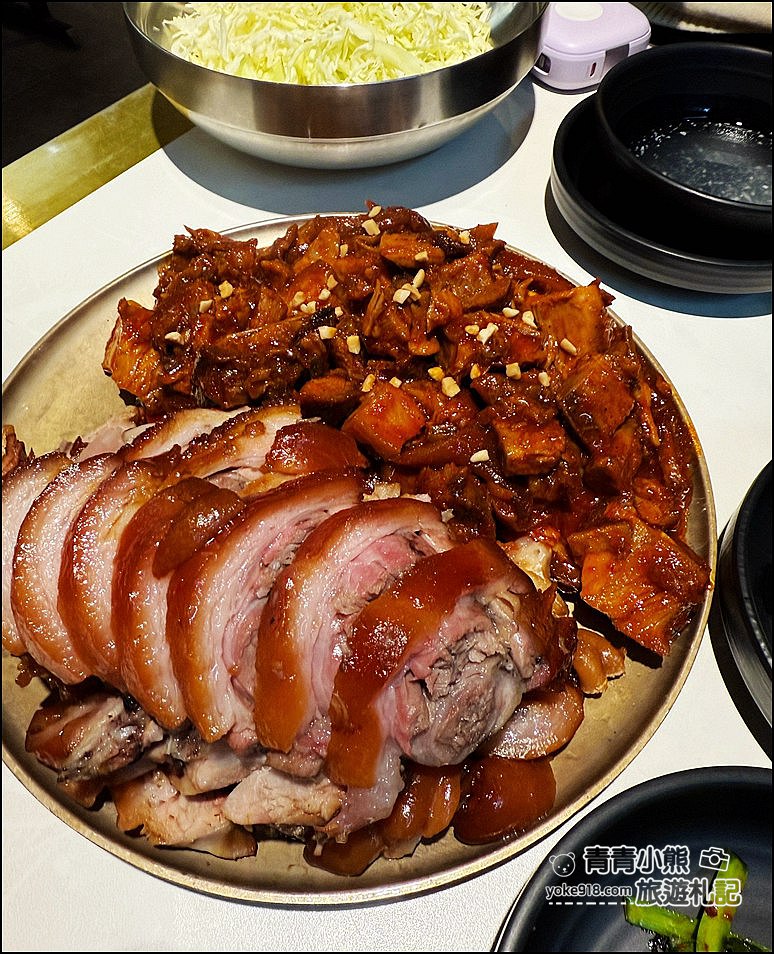 首爾美食》滿足五香豬腳,米其林推薦,豬腳也太香入口滿口膠質,想要大口吃肉的一定要試 @青青小熊*旅遊札記 首爾美食》滿足五香豬腳,米其林推薦,豬腳也太香入口滿口膠質,想要大口吃肉的一定要試 @青青小熊*旅遊札記