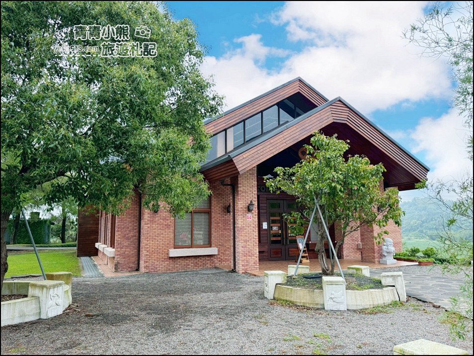 新竹景點》峨眉世界幸福咖啡總店~環境優美，悠閒喝咖啡散散步 @青青小熊＊旅遊札記