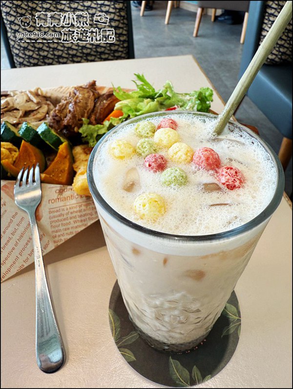 桃園景點》秘覓良品山上花兒開了咖啡景觀餐廳，評價4.7~270度玻璃屋 @青青小熊＊旅遊札記