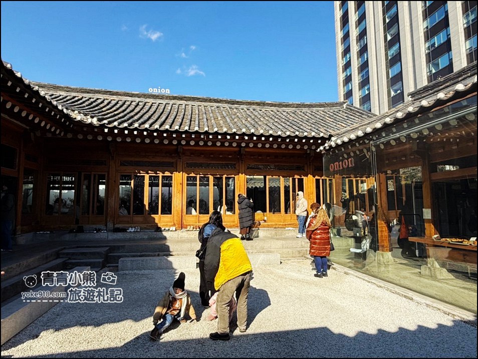 首爾自由行》北村韓屋村一日遊這樣玩~喝onion咖啡，吃倫敦貝果，景福宮散步，喝蔘雞湯 @青青小熊＊旅遊札記