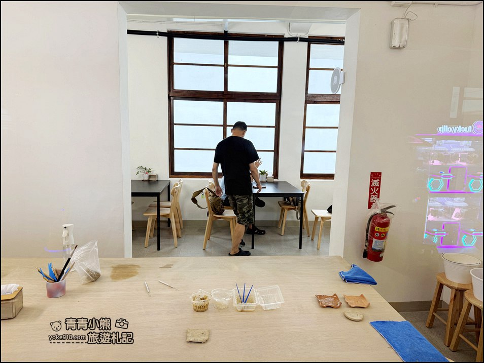 苗栗新景點》苗栗火車頭園區~貓咪出沒，好多火車頭，還可以撸貓太可愛 @青青小熊＊旅遊札記