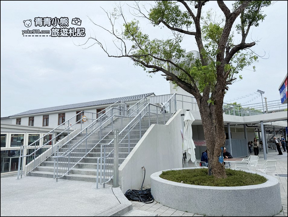 苗栗新景點》苗栗火車頭園區~貓咪出沒，好多火車頭，還可以撸貓太可愛 @青青小熊＊旅遊札記