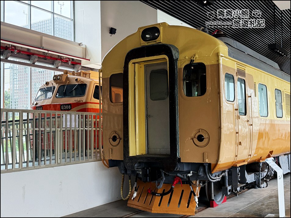 苗栗新景點》苗栗火車頭園區~貓咪出沒，好多火車頭，還可以撸貓太可愛 @青青小熊＊旅遊札記
