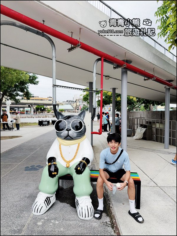 苗栗新景點》苗栗火車頭園區~貓咪出沒,好多火車頭,還可以撸貓太可愛 @青青小熊*旅遊札記 苗栗新景點》苗栗火車頭園區~貓咪出沒,好多火車頭,還可以撸貓太可愛 @青青小熊*旅遊札記