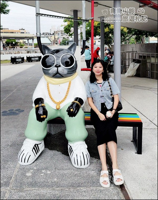 苗栗新景點》苗栗火車頭園區~貓咪出沒，好多火車頭，還可以撸貓太可愛 @青青小熊＊旅遊札記