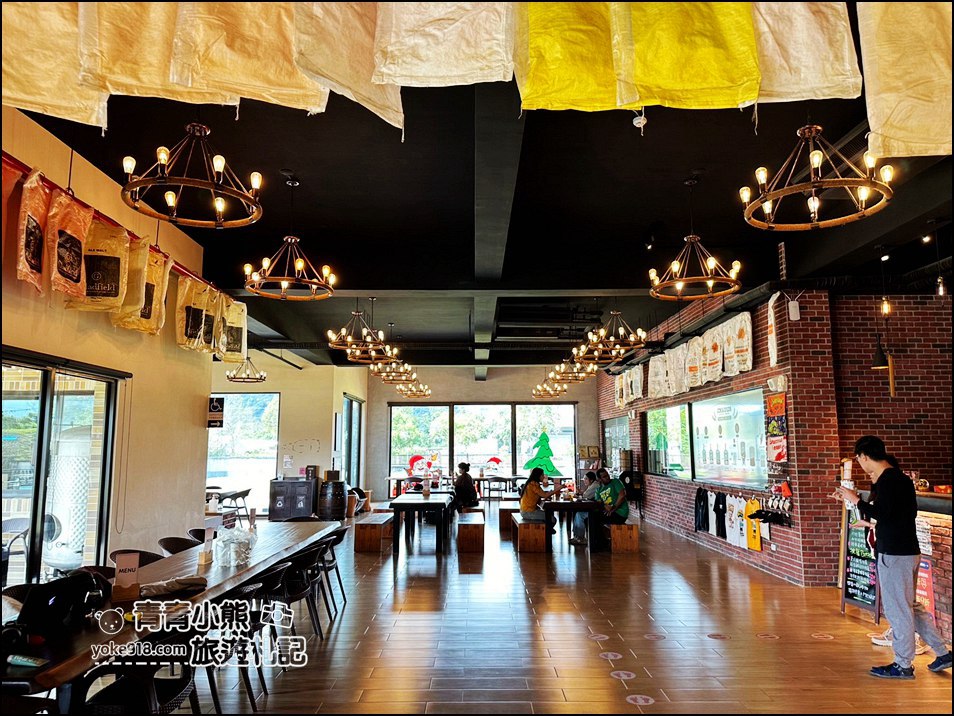 宜蘭景點》吉姆老爹啤酒工場：城堡外觀、手工啤酒、美食、觀景台通通有 @青青小熊＊旅遊札記