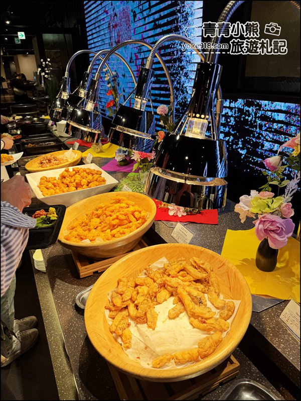 北海道美食》JAPANESE BUFFET DINING 伝-螃蟹餐廳~三大螃蟹吃到飽,滿足你對蟹肉的渴望 @青青小熊*旅遊札記 北海道美食》JAPANESE BUFFET DINING 伝-螃蟹餐廳~三大螃蟹吃到飽,滿足你對蟹肉的渴望 @青青小熊*旅遊札記