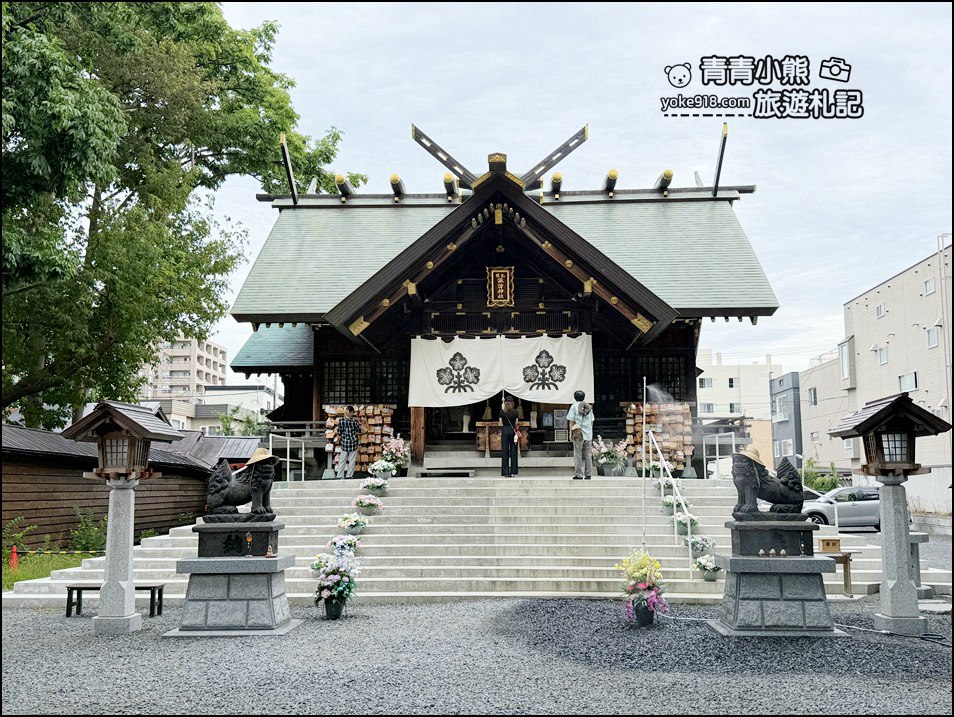 北海道》札幌景點諏訪神社超可愛，Hello kitty 御守，美樂蒂，酷洛米通通有 @青青小熊＊旅遊札記