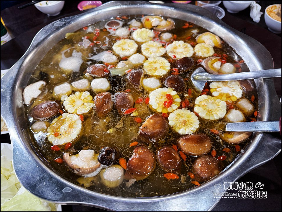 桃園景點平鎮美食推薦》中午就客滿的台灣番鴨園區,臉盆大薑母鴨,烤雞熱炒一次滿足 @青青小熊*旅遊札記 桃園景點平鎮美食推薦》中午就客滿的台灣番鴨園區,臉盆大薑母鴨,烤雞熱炒一次滿足 @青青小熊*旅遊札記