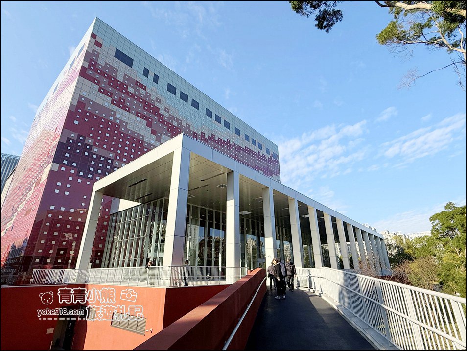 新北林口景點》像美術館的國家檔案館~必拍亮點都在這，結合展覽、藝術、咖啡的城市秘境 @青青小熊＊旅遊札記