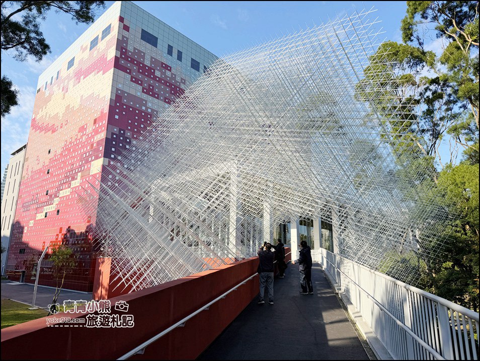 新北林口景點》像美術館的國家檔案館~必拍亮點都在這，結合展覽、藝術、咖啡的城市秘境 @青青小熊＊旅遊札記