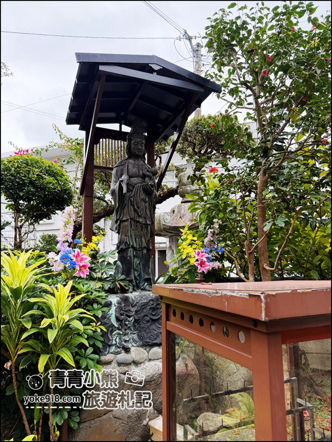 沖繩景點推薦》首里西來院達摩寺，超可愛的達摩還有鳥居隧道好逛好好拍 @青青小熊＊旅遊札記