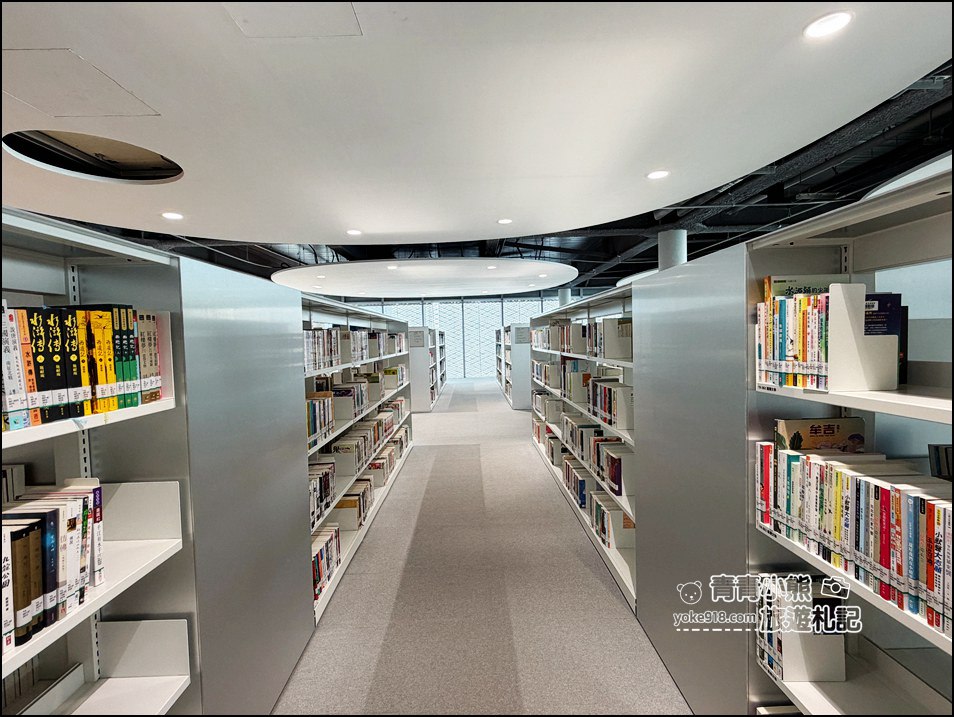 台中新景點》臺中綠美圖，結合圖書館與美術館的台中絕美新地標 @青青小熊＊旅遊札記