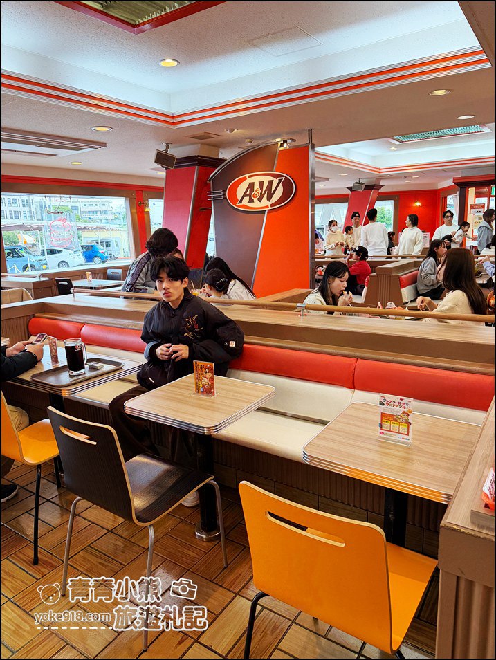 沖繩美食》米津玄師也來A&W Makiminato牧港店拍《さよーならまたいつか！》MV，滿滿美式風格的漢堡店 @青青小熊＊旅遊札記