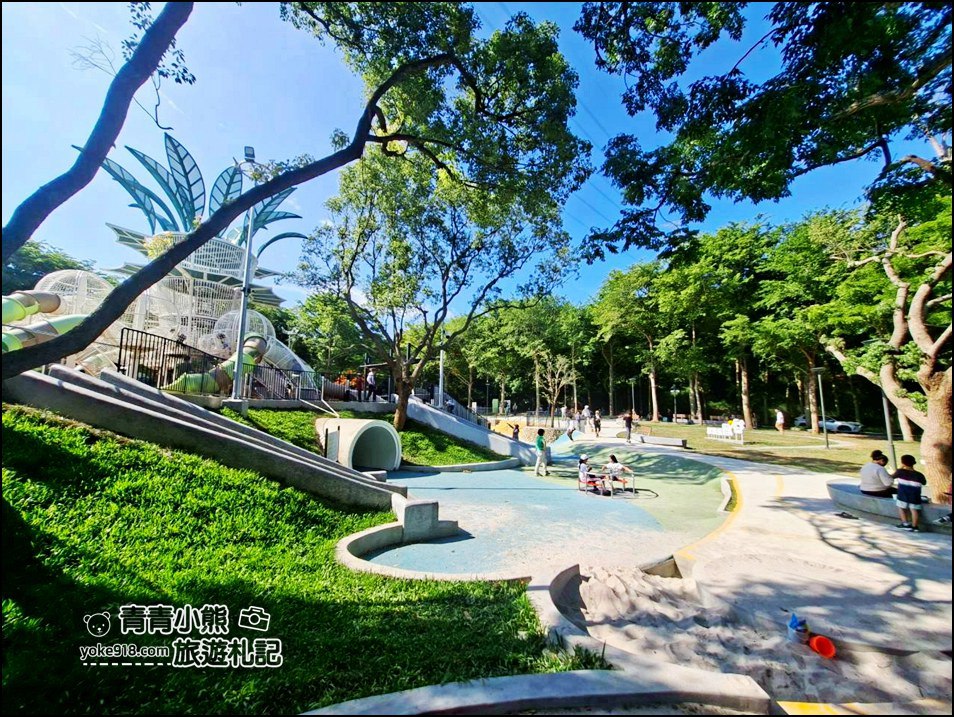 台中景點》清水谷溜遊戲場,巨大花朵遊具、超多還有超長溜滑梯,小朋友來這超放電 @青青小熊*旅遊札記 台中景點》清水谷溜遊戲場,巨大花朵遊具、超多還有超長溜滑梯,小朋友來這超放電 @青青小熊*旅遊札記